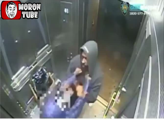 Video :In New York, Savage viciously assaults and robs a lady